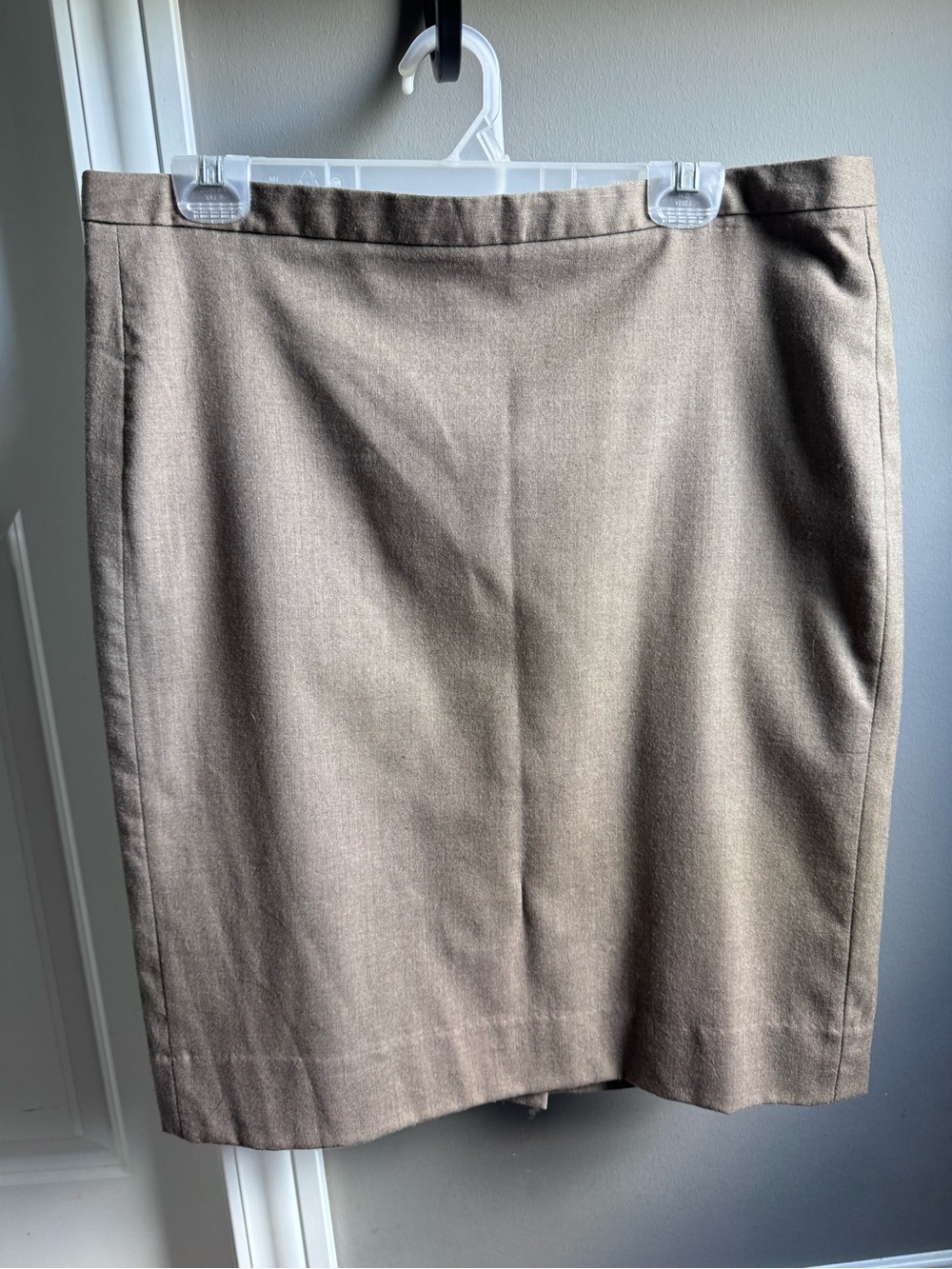 GAP Classic Women's Straight Pencil Skirt in Taupe size 12